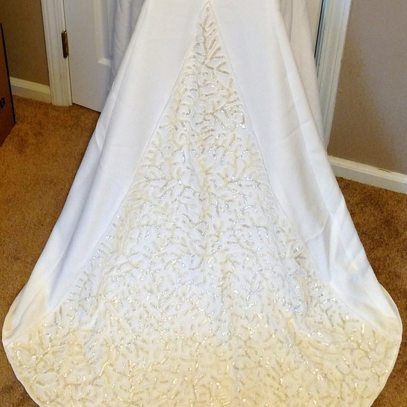 Lady Eleanor Designer Wedding Gown - Picture 1 of 6